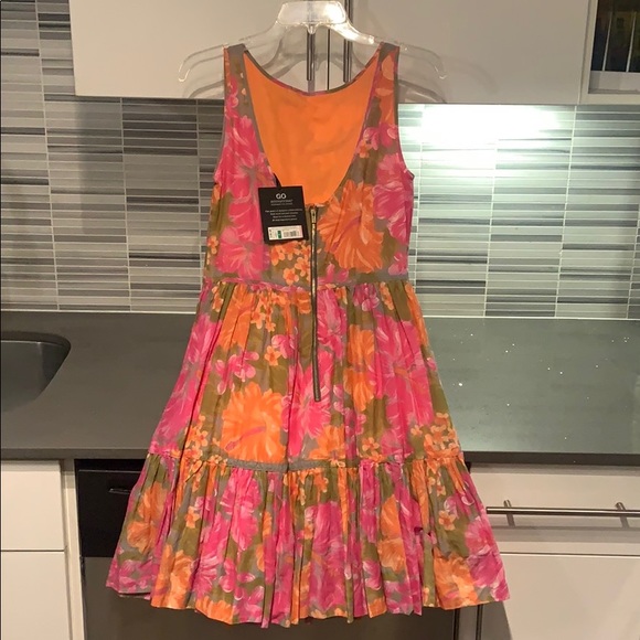 Floral fit and flare daytime dress. New with tags! - Picture 2 of 7